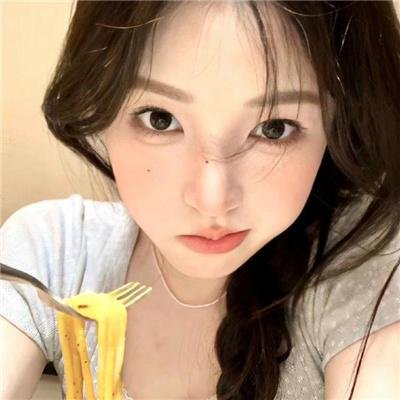 钢铁少女团 海报